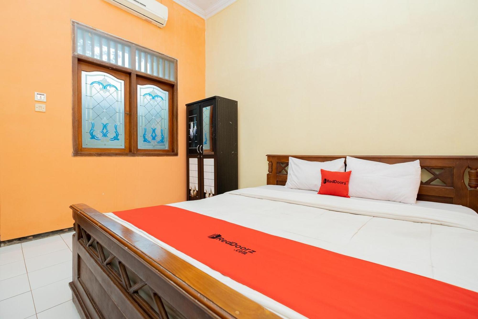 Reddoorz Syariah At Jalan Sunan Giri Tuban Tuban  Buitenkant foto